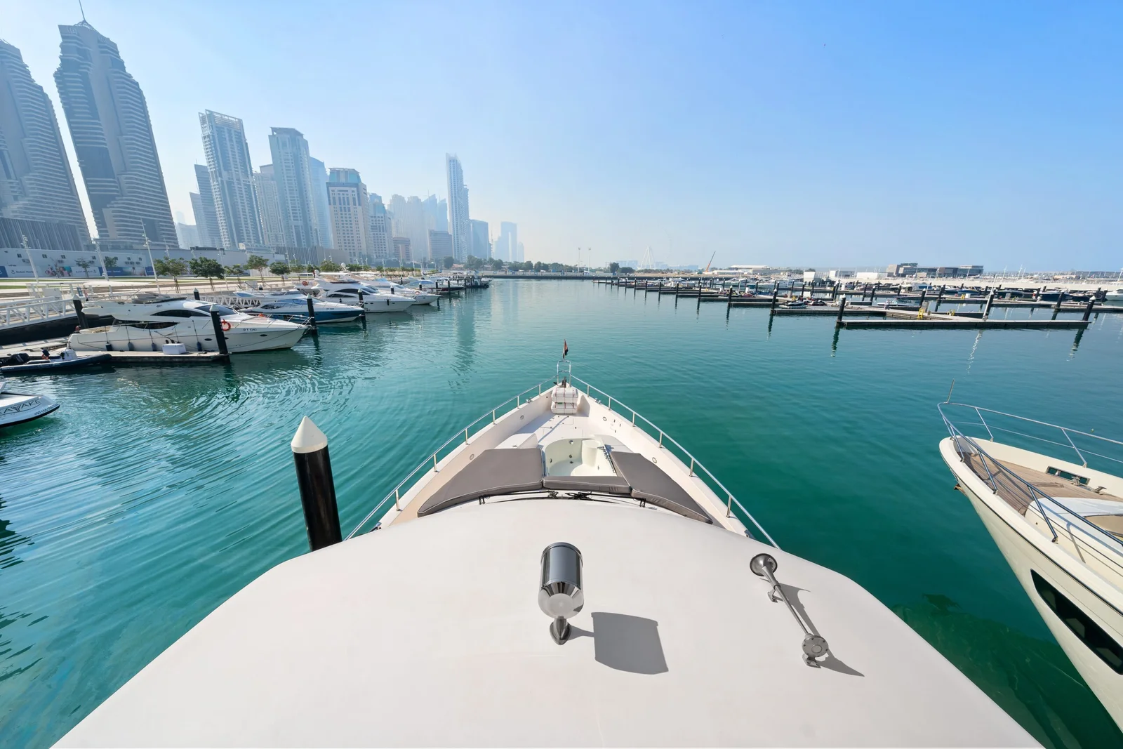 90ft Luxury Yacht View